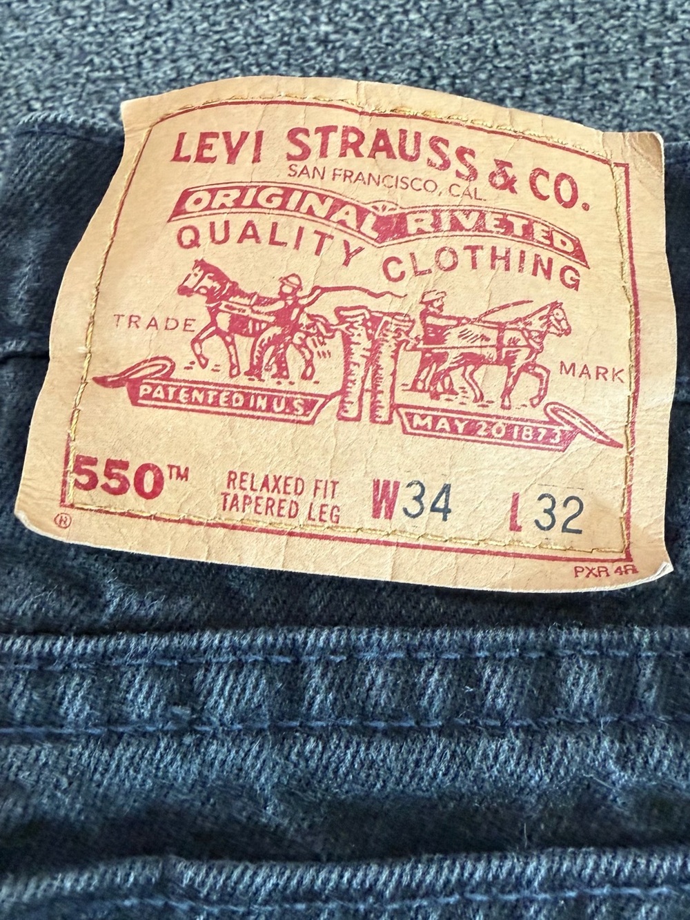 Levi's 550 Charcoal Black Back-Pocket Jeans with Red Tab - Picture 4 of 10